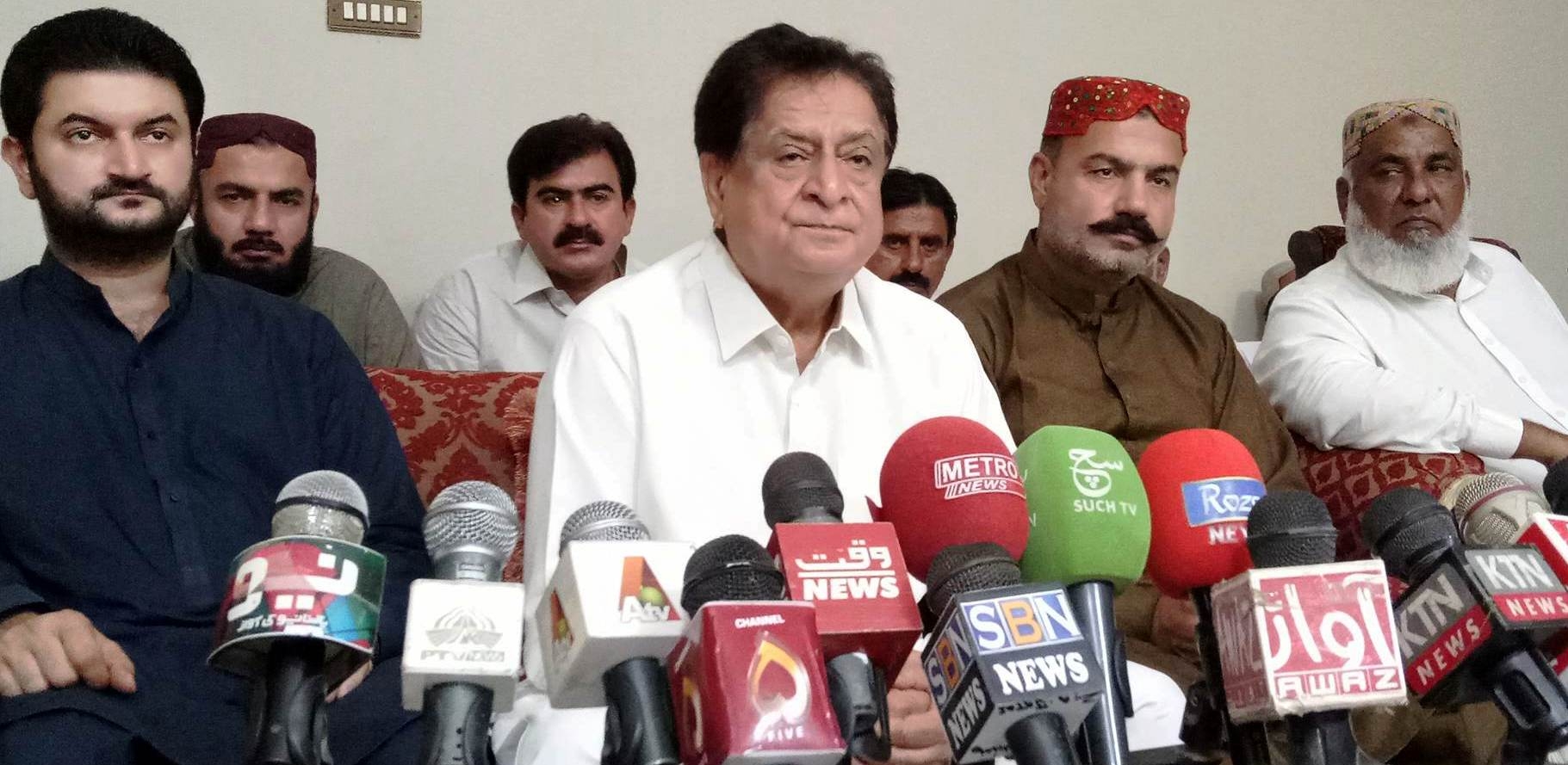 موجودہ صورتحال کے پیش نظر ملک کو پاک فوج کے حوالے کرنے کی ضرورت ہے