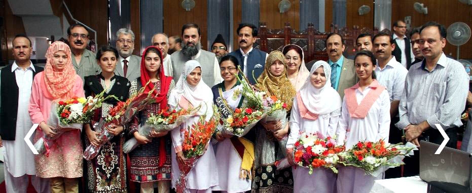 فیڈرل بورڈ سائنس گروپ کے میٹرک کے سالانہ امتحان میں لڑکیوں نے لڑکوں پر برتری حاصل کر لی