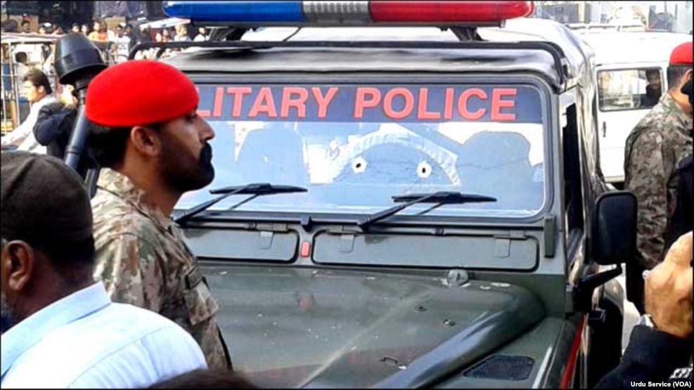 کراچی: فوج کی گاڑی پر فائرنگ میں دو اہلکار مارے گئے