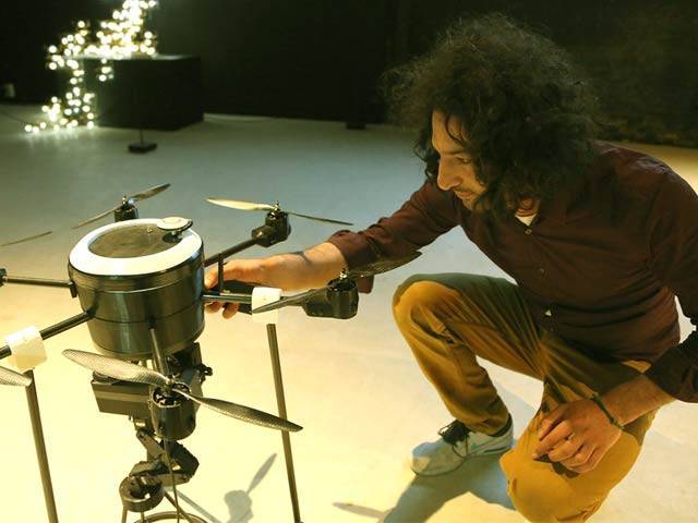 افغان نوجوان نے بارودی سرنگ تباہ کرنے والا ڈرون تیار کر لیا