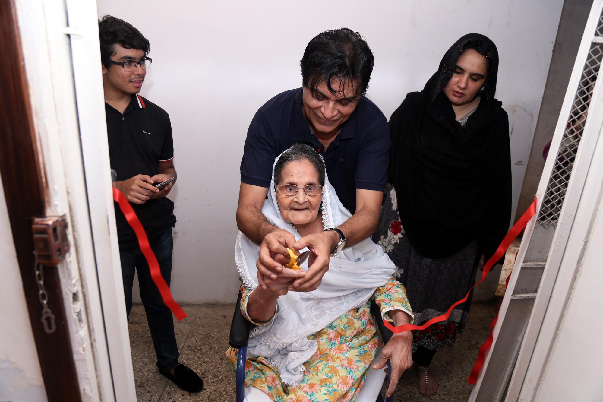 ٹراسوردی موبیلٹی ہائی اسٹینڈرڈ انٹر پرائزز ٹی ایم ایچ کی افتتاخی تقریب