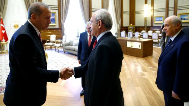 ناکام بغاوت کے بعد صدر ایردوان کی تین سیاسی جماعتوں کے رہنماوں سے ملاقات