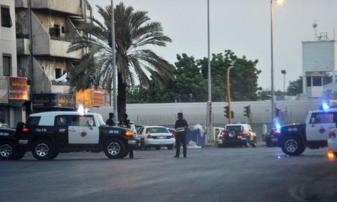 سعودی عرب میں امریکی قونصل خانے کے باہر خود کش دھماکا