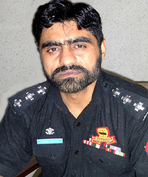 عوامی شکایات پر ایس ایچ او تھانہ صدر واہ کینٹ عباس لودھی لائن حاضر