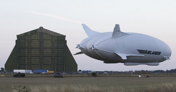 برطانیہ میں دنیا کے سب سے بڑے جہاز کی کامیاب پرواز