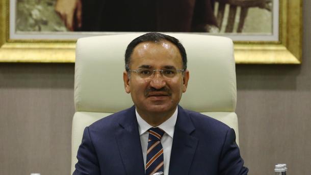 امریکہ کی اجازت نہ ہو تو گلین کسی بھی دوسرے ملک فرار نہیں ہو سکتا