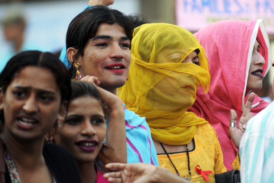 خواجہ سرائوں سے شادی کا فتوی اور اسلامی ریاست کے بکائو ملاں