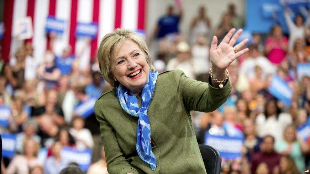 فیصلہ کُن ریاستوں میں کلنٹن کو سبقت حاصل ہو رہی ہے: جائزہ رپورٹ