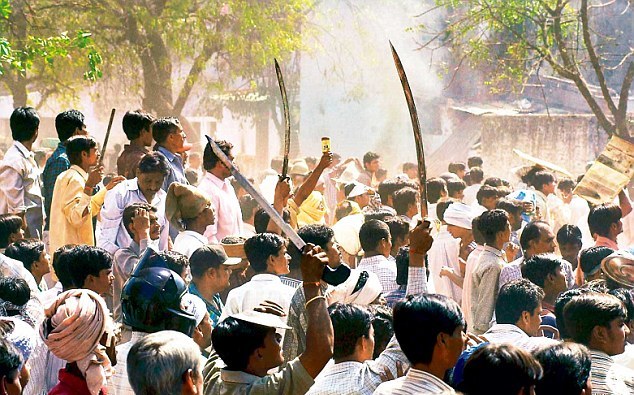 مقدس گائے کے بہانے مظالم میں اضافہ‎