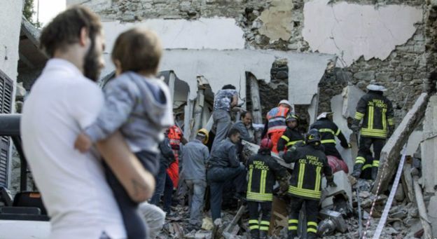 اٹلی : زلزلے میں ہلاک شدگان کی یاد میں یوم سوگ