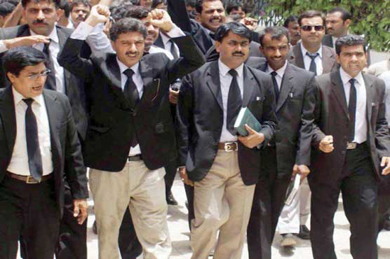 کراچی: سانحہ کوئٹہ کیخلاف وکلا کی سٹی کورٹ اور ملیر کورٹ میں ہڑتال