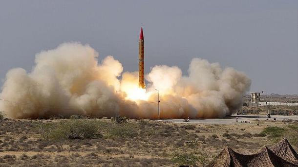 امریکہ  اور جنوبی کوریا  کی مشترکہ فوجی مشقوں کے جواب میں شمالی کوریا کا میزائل تجربہ