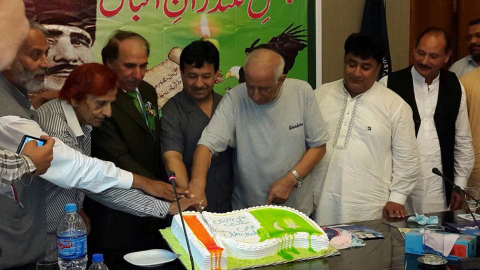 مجلسِ قلندرانِ اقبال نے سیالکوٹ میں یومِ آزادی پر بھر پور جشن منایا