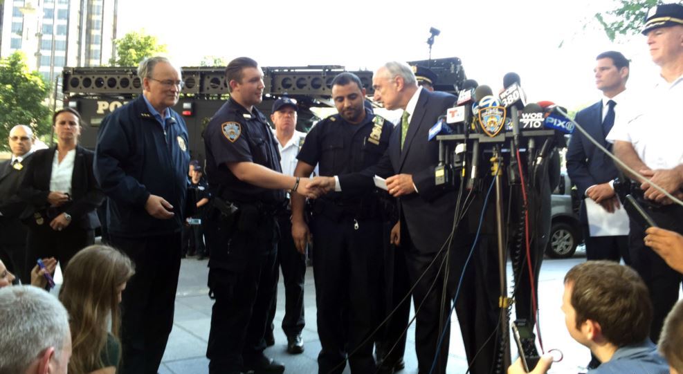 نیو یارک: افغان نژاد امریکی پولیس اہل کار کا جرات مندانہ کارنامہ