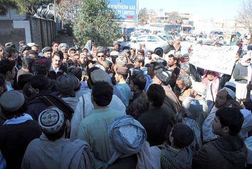 ٹیکسلا سوئی گیس کے بلز غائب کسٹمر سروس سینٹر میں عوام کی لمبی قطاریں