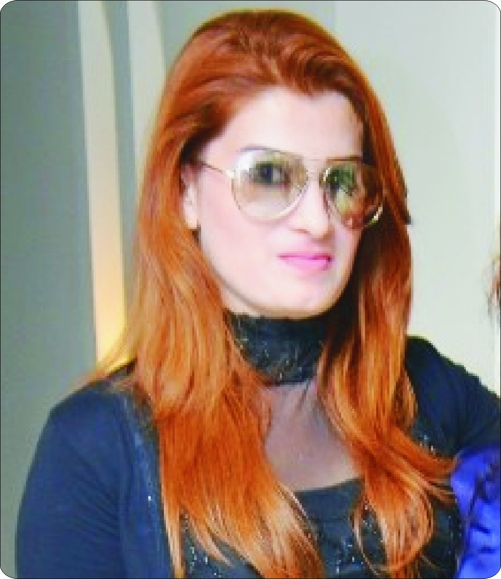 کومل ملک کو مختلف  نامعلوم افراد کی جانب سے دھمکیاں