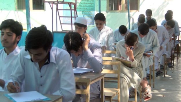 افغان طالب علموں کے تعلیمی سال ضائع ہونے کا خدشہ