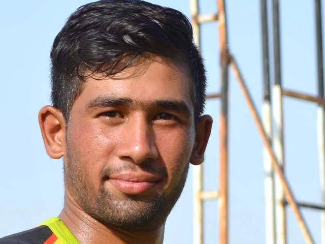 اسد رضا نے نئی تاریخ رقم کر دی، ایک اننگز میں 10 شکار