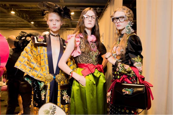 اٹلی میں میلان فیشن ویک کی رنگا رنگ تقریب کا اہتمام