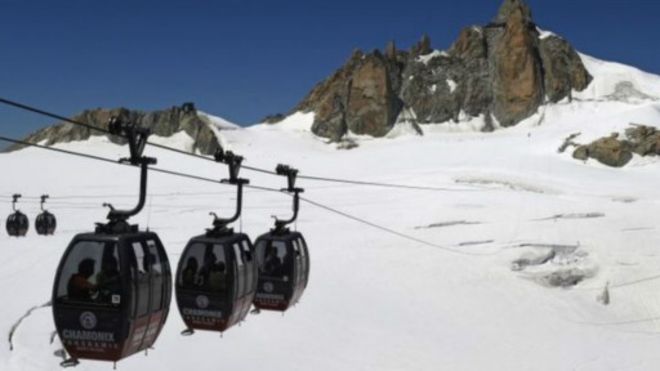 فرینچ ایلپس: 45 افراد 12 ہزار فٹ کی بلندی پر پھنس گئے