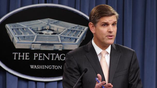 دہشت گرد تنظیم پی واے ڈی نے شام کی تحصیل تل ابیاد کی عمارتوں پر امریکی پرچم لہرا دئیے