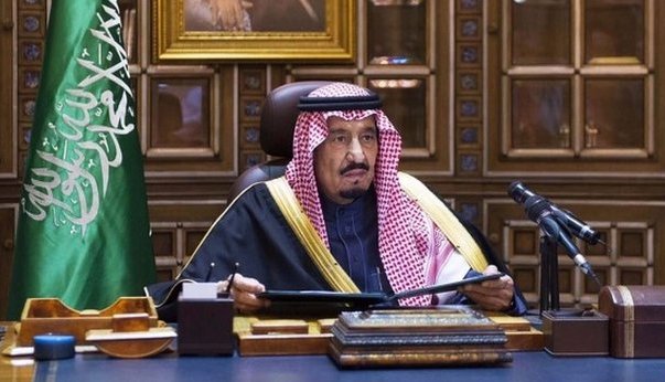 سعودی عرب : تنخواہ کم، غیر ضروری ملازمتوں پر پابندی