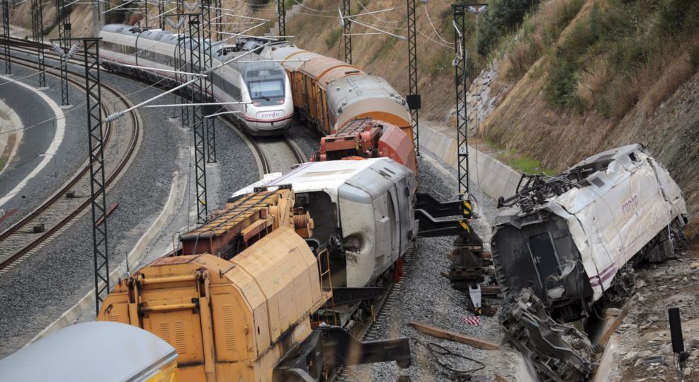 اسپین: ریل گاڑی پٹڑی سے اترنے سے چار افراد ہلاک