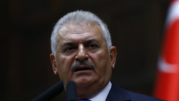 ملک میں ہنگامی حالات کی مدت میں توسیع پر نکتہ چینی کرنے پر وزیراعظم بن علی یلدرم کا شدید ردِ عمل