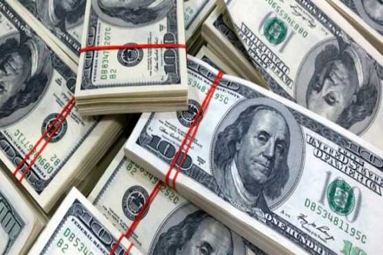 انٹر بینک میں ڈالر سستا، اوپن مارکیٹ میں مہنگا