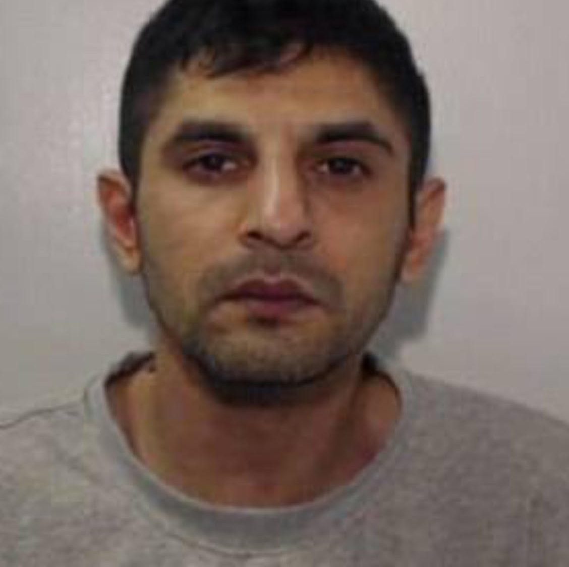 مانچسٹر : عمران خان نامی شخص کو اپنی بیوی کے قتل کے جرم میں عمر قید کی سزا‎