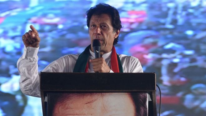 دھرنے کے نتیجے میں ’تیسری قوت‘ آئی تو ذمہ دار نواز شریف ہوں گے: عمران خان
