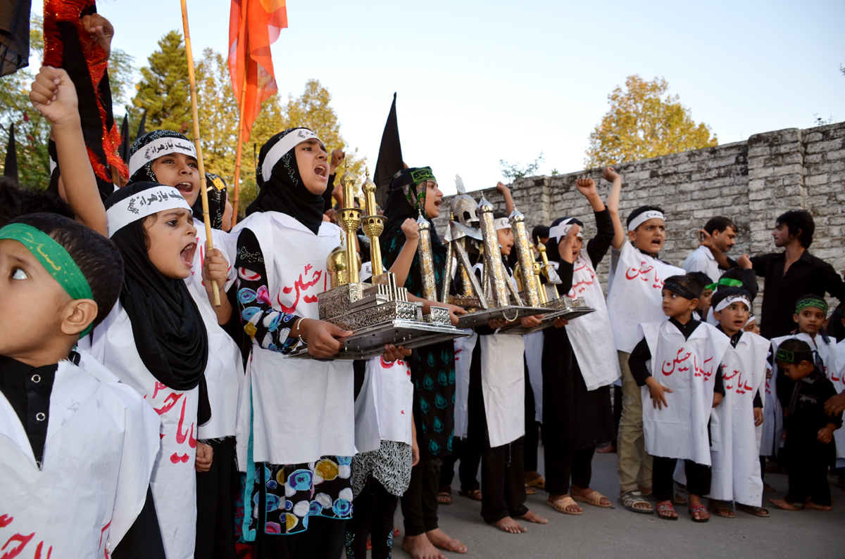 معصوم شہید شہزادہ علی اصغر کی یاد میں ماتمی جلوس برمقام رہائش گاہ سید ارسلان حیدر نقوی برآمد ہوا