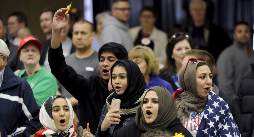 زیادہ تر امریکی مسلمان صدارتی انتخاب میں ووٹ ڈالیں گے: سروے