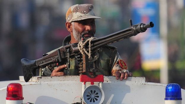 کراچی میں رینجرز کا مقابلے میں تین شدت پسند ہلاک کرنے کا دعوی