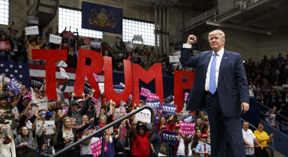 مقبولیت میں کمی کی رپورٹوں کے باوجود، ٹرمپ پرامید