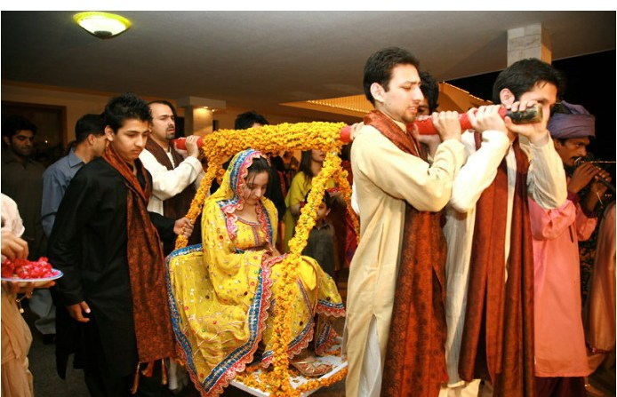 عورت کا گھر کون سا  ہے