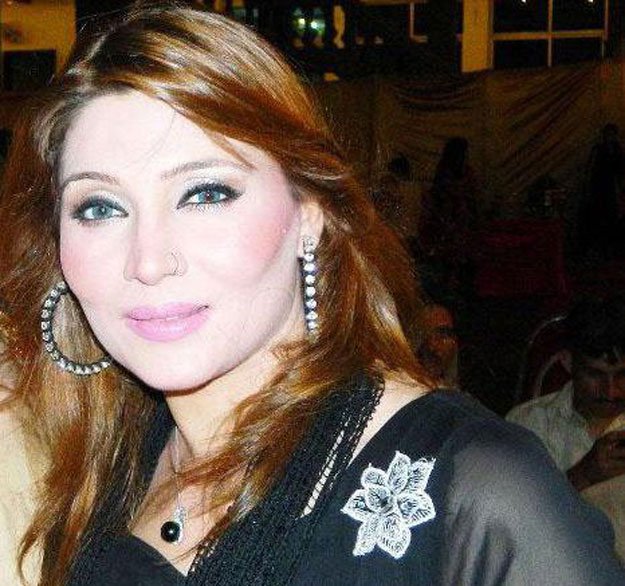 فحش رقص کے خلاف ہوں: خوشبو