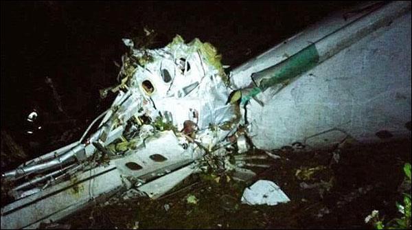 برازیلین فٹبالرز کو لے جانیوالا طیارہ کو لمبیا میں گر کر تباہ