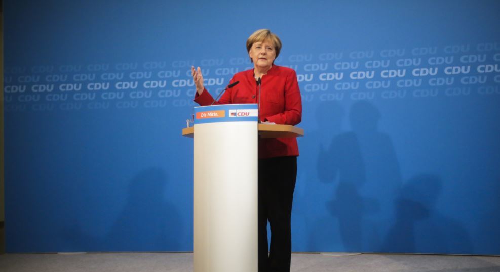 آنگلہ مرخیل کا چوتھی بار چانسلر کا انتخاب لڑنے کا اعلان