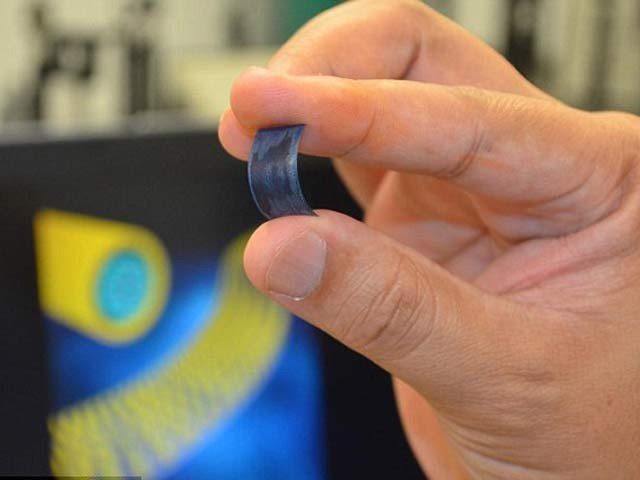 سیکنڈوں میں چارج اور 7 روز تک چلنے والی سپر بیٹری