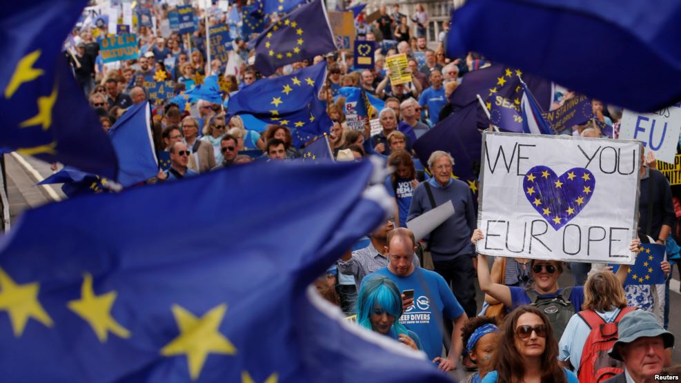 یورپی یونین سے علیحدگی، پارلیمان سے مشاورت کی جائے: عدالت