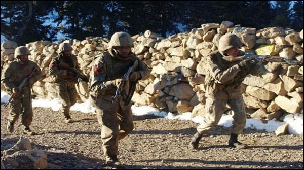 مہمند ایجنسی: ایف سی کیمپ کی مسجد پر حملہ، 4 بمبار ہلاک، 2 اہلکار شہید