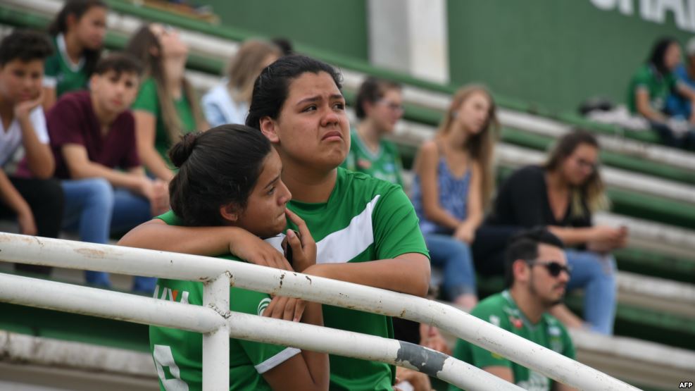 طیارہ حادثے میں برازیلین کھلاڑیوں کی موت پر فٹبال کے حلقے سوگوار