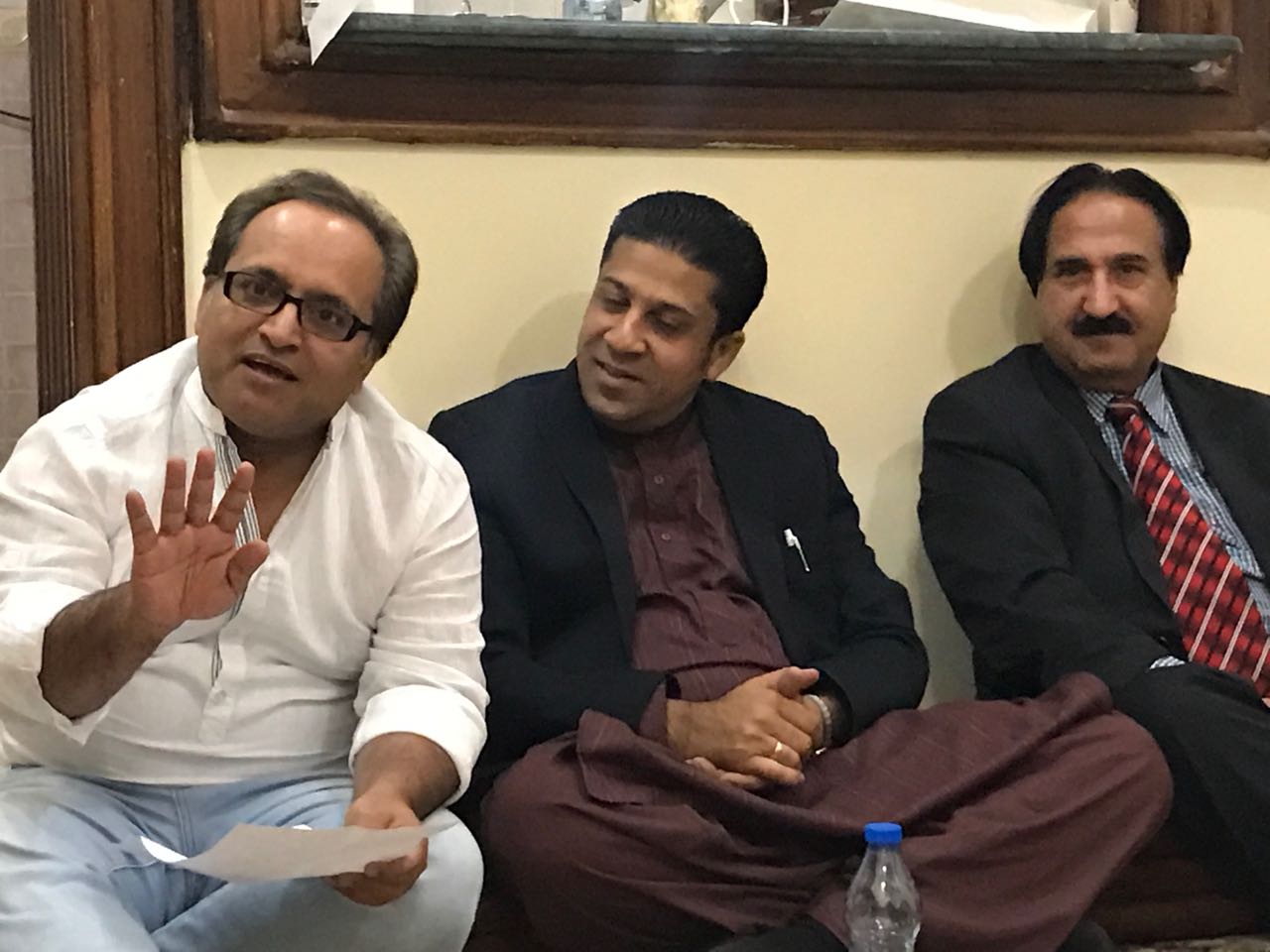 جون ایلیاء کی یاد میں حلقہء فکروفن کی نشست