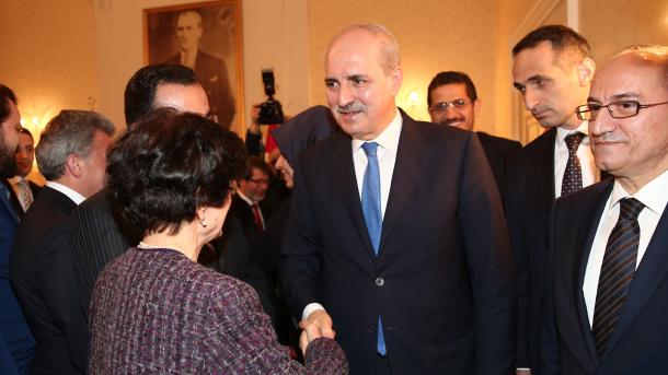 یورپی یونین دہری پالیسیوں کے ساتھ ترکی کو نشانہ بنا رہا ہے، نعمان قرتلمش