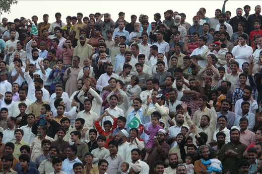 ہم ثابت کرتے رہتے ہیں کہ ہم تقسیم ہیں