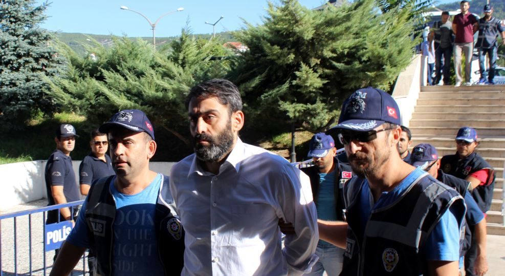 ترکی: ناکام بغاوت میں ملوث مزید 15000 سرکاری ملازمین برطرف