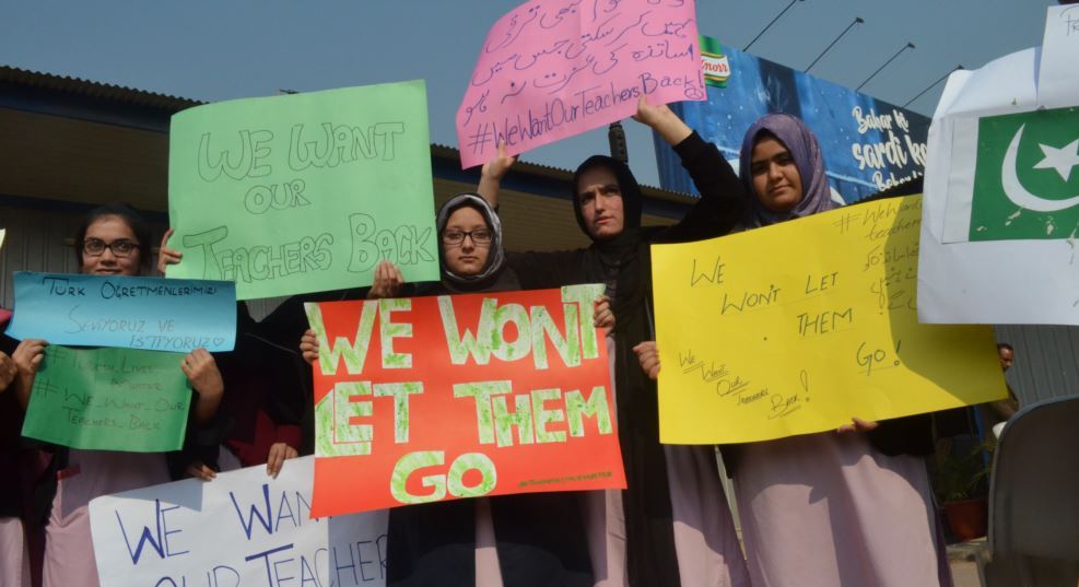 ترک اساتذہ اپنے ملک واپس جانے سے خوفزدہ