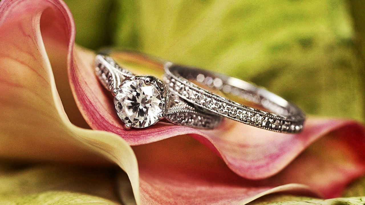 کبھی محبت تمام لکھ کر کبھی ہواوں پہ نام لکھ