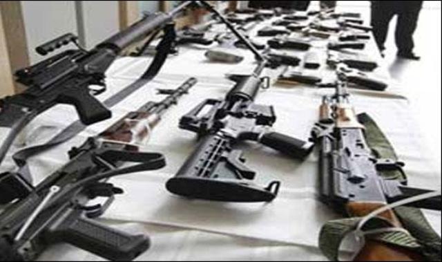 کراچی :رینجرز کارروائی میں ایک مکان سے اسلحے کا ذخیرہ برآمد